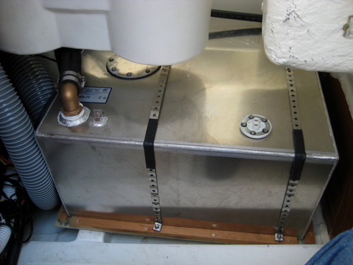 AM Fuel Tank Closeup.jpg AM Fuel Tank Closeup.jpg